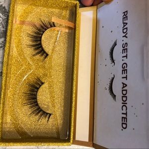 Lashaholic Luxury Lashes